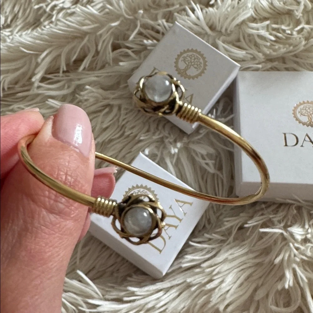DAYA jewlery double moon stone bracelet in brass - Picture 2 of 2
